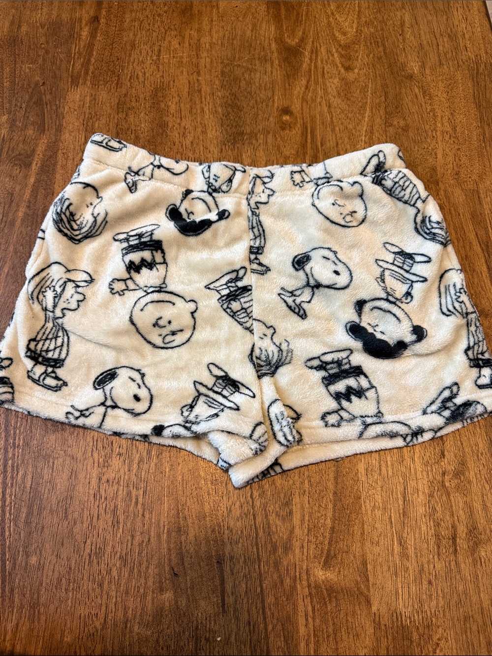 Peanuts Fleece Shorts Size L
